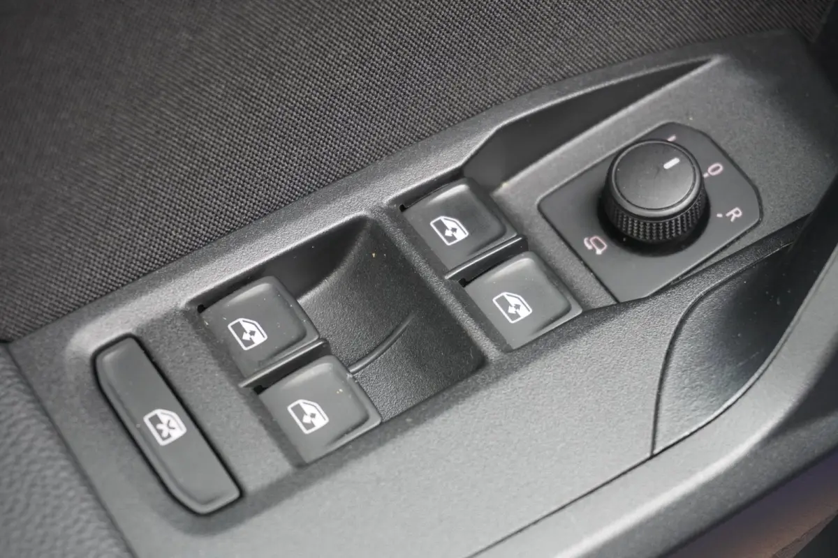 1.0 TSI FR Business Intense | Airco | Carplay | Vol opties | 2021 | Dealerauto | Inruil mogelijk