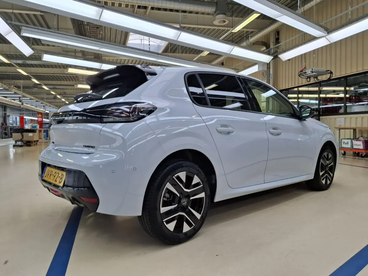 1.2 Hybrid 110 e-DCS6 Allure | Automaat | Navigatie | Camera voor + achter | Apple carplay | NL auto | 17.500km |
