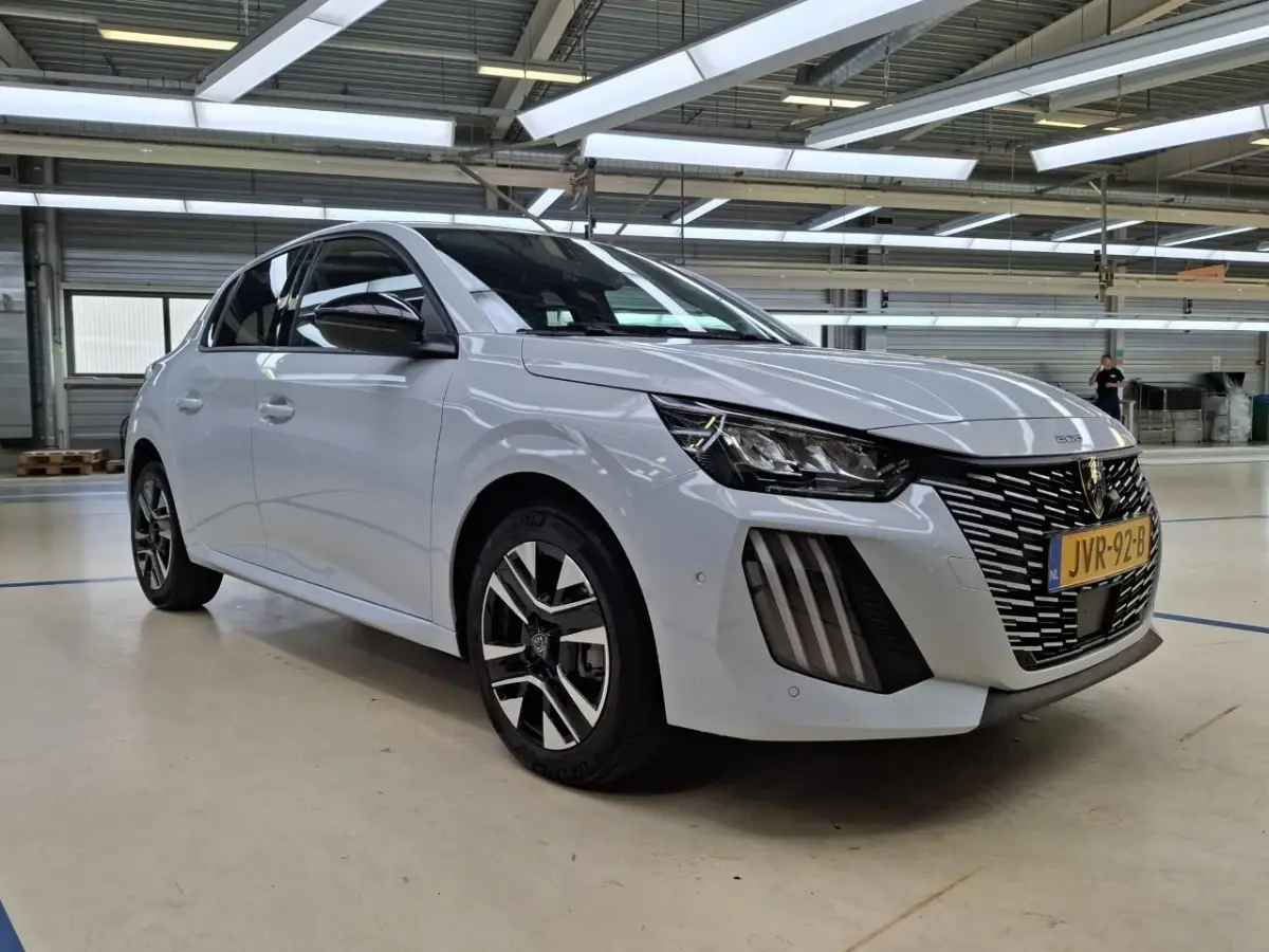 1.2 Hybrid 110 e-DCS6 Allure | Automaat | Navigatie | Camera voor + achter | Apple carplay | NL auto | 17.500km |