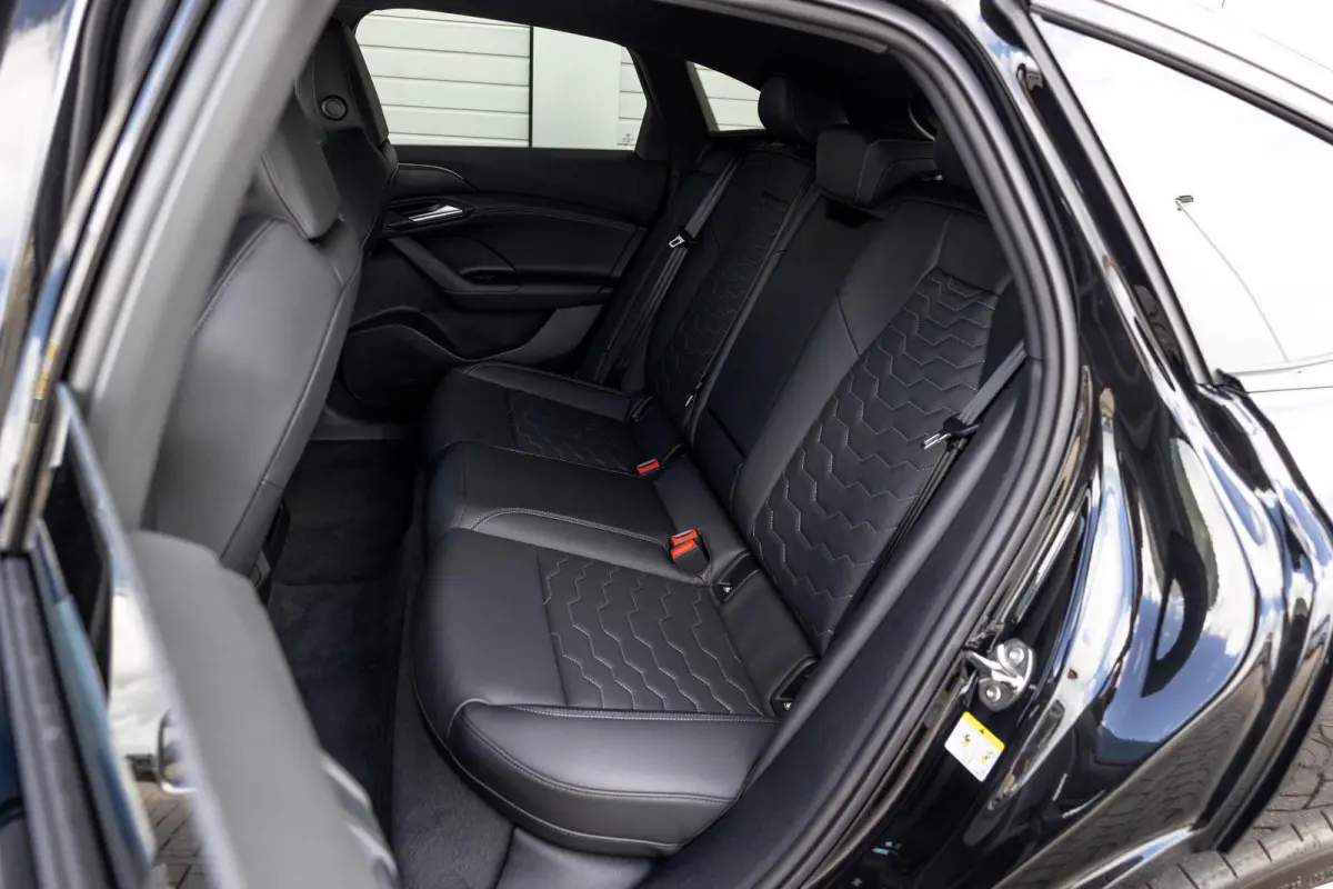 performance 367pk S edition 100 kWh | Trekhaak | Leder | 360° camera | Matrix LED