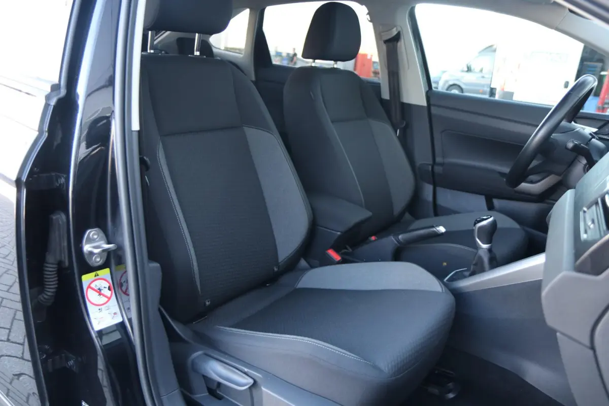 1.0 TSI 95pk Life | Trekhaak | Achteruitrijcamera | Stoelverwarming | Navigatie | App Connect