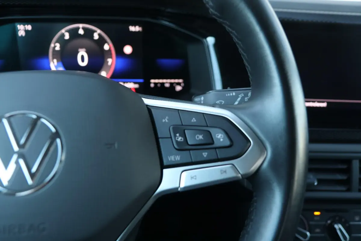 1.0 TSI 95pk Life | Trekhaak | Achteruitrijcamera | Stoelverwarming | Navigatie | App Connect