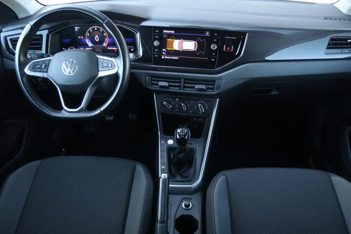 1.0 TSI 95pk Life | Trekhaak | Achteruitrijcamera | Stoelverwarming | Navigatie | App Connect