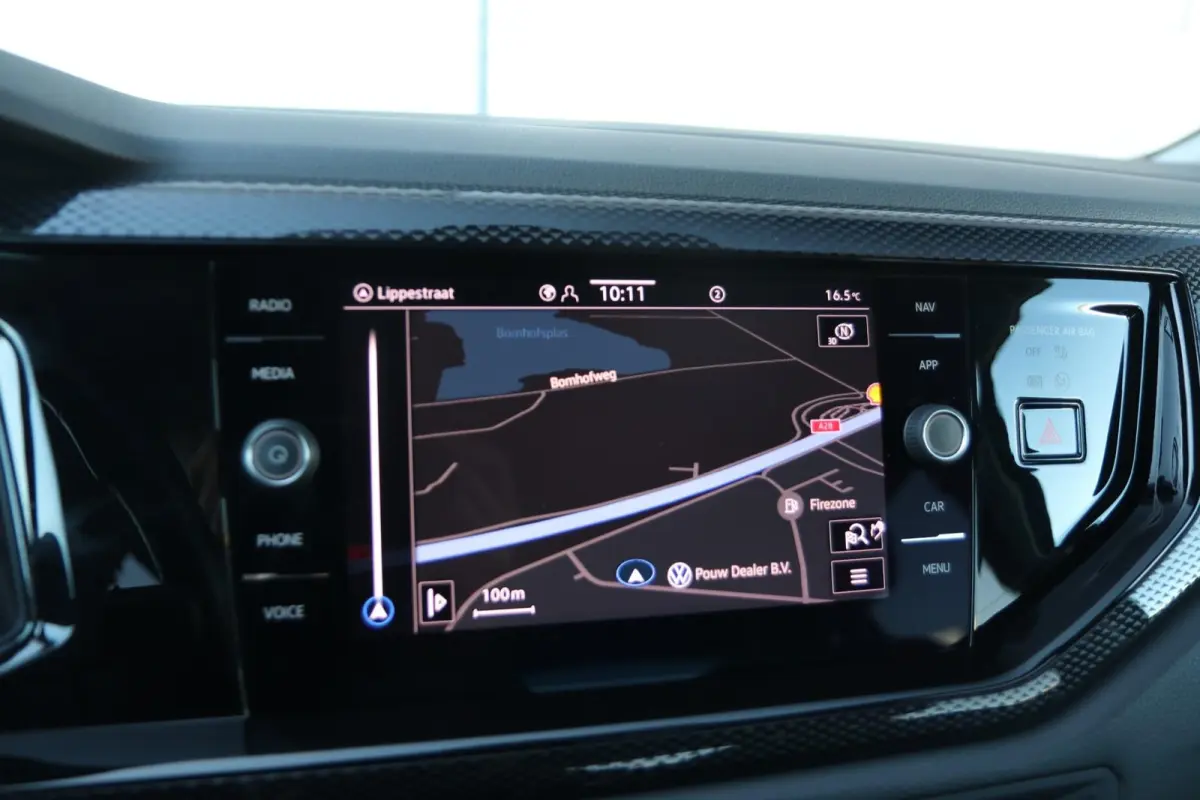 1.0 TSI 95pk Life | Trekhaak | Achteruitrijcamera | Stoelverwarming | Navigatie | App Connect
