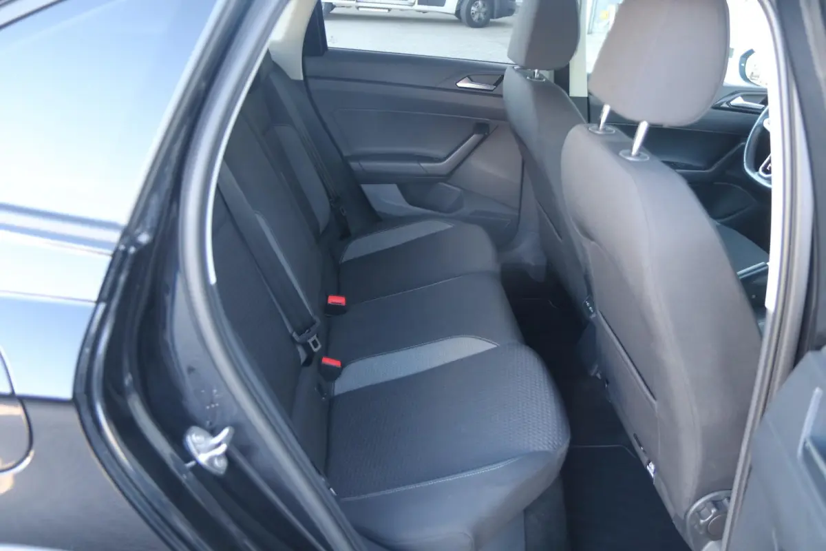 1.0 TSI 95pk Life | Trekhaak | Achteruitrijcamera | Stoelverwarming | Navigatie | App Connect