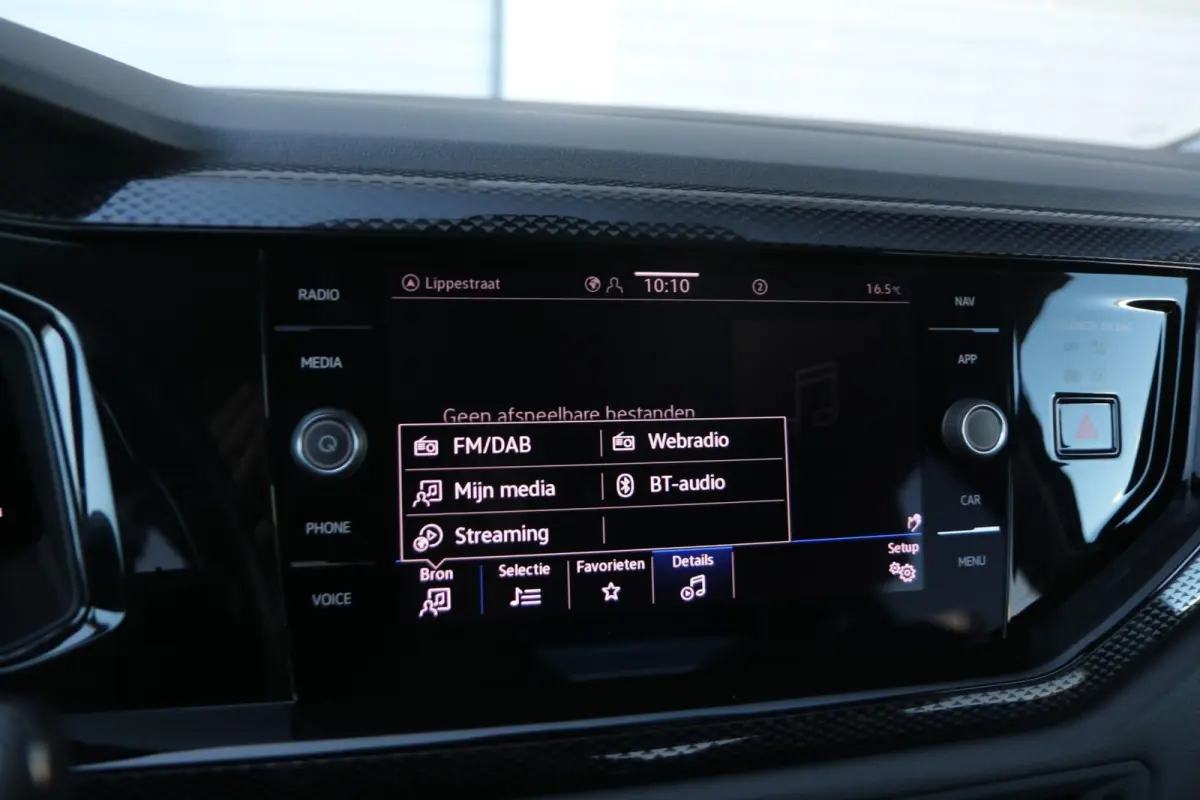 1.0 TSI 95pk Life | Trekhaak | Achteruitrijcamera | Stoelverwarming | Navigatie | App Connect