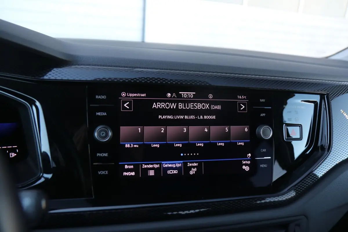 1.0 TSI 95pk Life | Trekhaak | Achteruitrijcamera | Stoelverwarming | Navigatie | App Connect