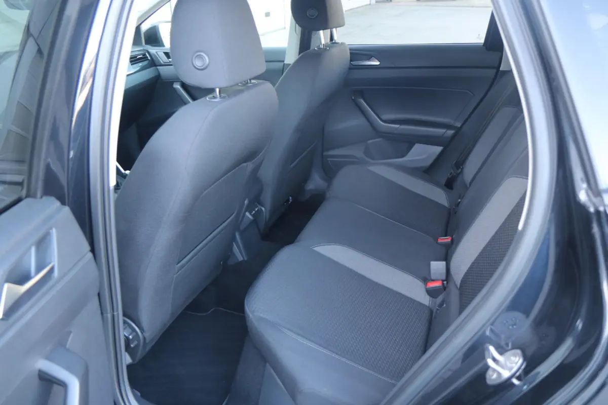 1.0 TSI 95pk Life | Trekhaak | Achteruitrijcamera | Stoelverwarming | Navigatie | App Connect