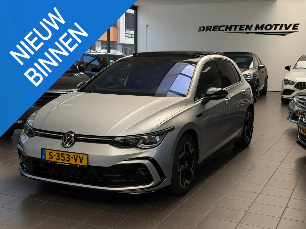 1.5 eTSI R-Line / Pano / Camera / CarPlay /