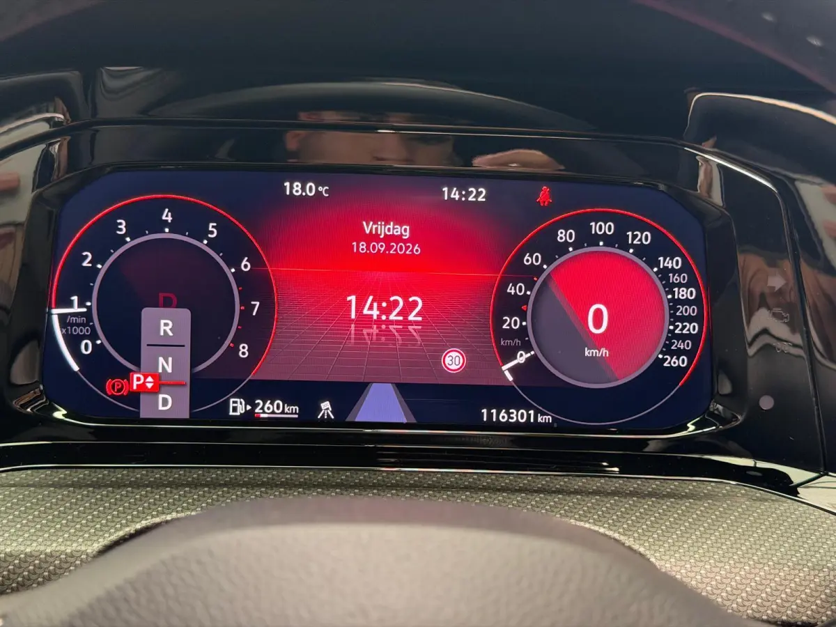 1.5 eTSI R-Line / Pano / Camera / CarPlay /