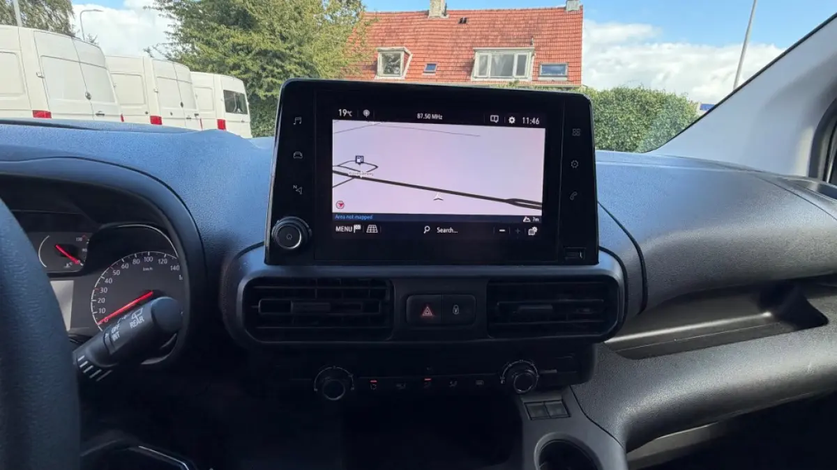 1.5D 75KW 102PK EURO 6 AIRCO/ CRUISE CONTROL/ TREKHAAK/ PARKEERSENSOREN/ 100% DEALERONDERHOUDEN