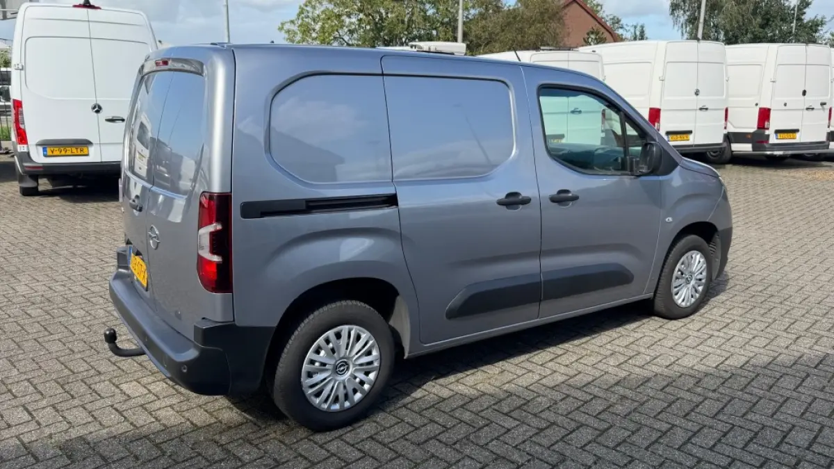 1.5D 75KW 102PK EURO 6 AIRCO/ CRUISE CONTROL/ TREKHAAK/ PARKEERSENSOREN/ 100% DEALERONDERHOUDEN