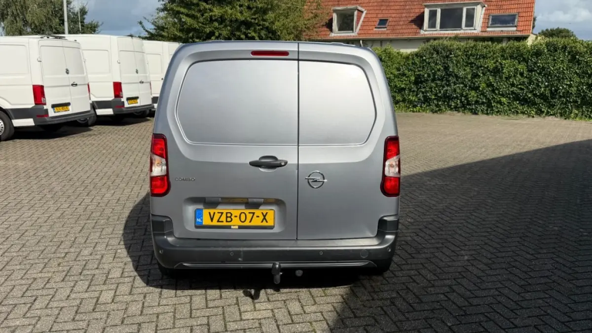 1.5D 75KW 102PK EURO 6 AIRCO/ CRUISE CONTROL/ TREKHAAK/ PARKEERSENSOREN/ 100% DEALERONDERHOUDEN
