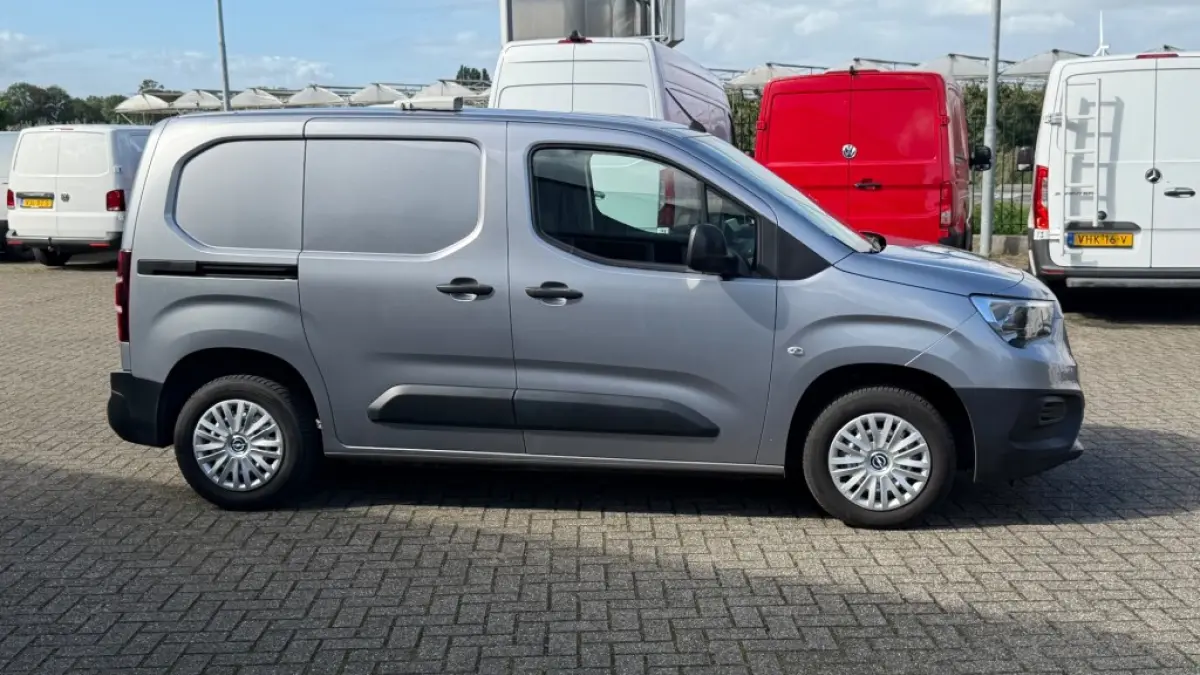 1.5D 75KW 102PK EURO 6 AIRCO/ CRUISE CONTROL/ TREKHAAK/ PARKEERSENSOREN/ 100% DEALERONDERHOUDEN
