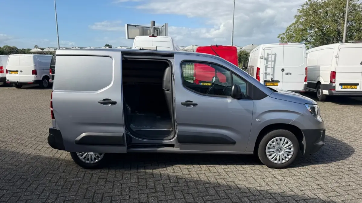 1.5D 75KW 102PK EURO 6 AIRCO/ CRUISE CONTROL/ TREKHAAK/ PARKEERSENSOREN/ 100% DEALERONDERHOUDEN