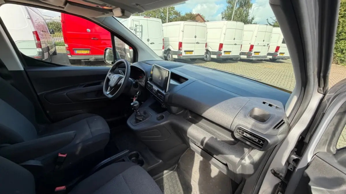 1.5D 75KW 102PK EURO 6 AIRCO/ CRUISE CONTROL/ TREKHAAK/ PARKEERSENSOREN/ 100% DEALERONDERHOUDEN