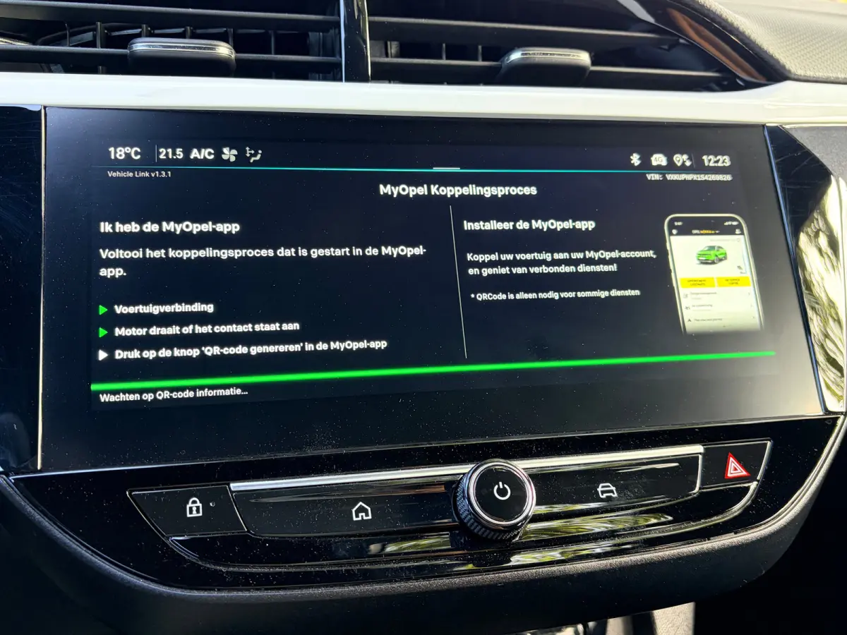1.2 Turbo Automaat Hybrid GS | 2+6 JAAR GARANTIE| MATRIX LED| DODEHOEK DETECTIE| KEYLESS ENTRY & START| DRAADLOZE TELEFOONLADER| NAVIGATIE + APPLE CARPLAY/ANDROID AUTO| CAMERA + PARKEERSENOS