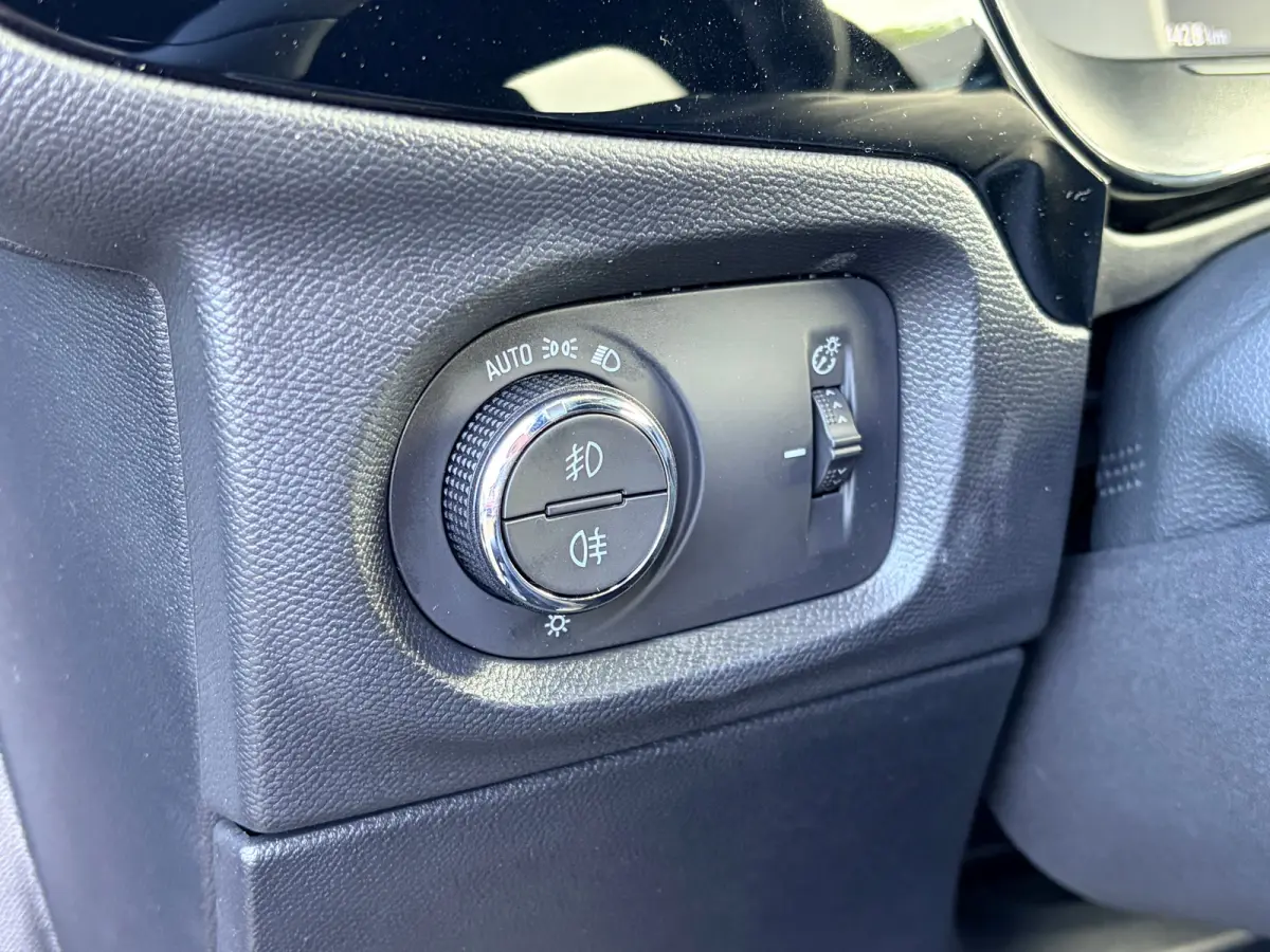1.2 Turbo Automaat Hybrid GS | 2+6 JAAR GARANTIE| MATRIX LED| DODEHOEK DETECTIE| KEYLESS ENTRY & START| DRAADLOZE TELEFOONLADER| NAVIGATIE + APPLE CARPLAY/ANDROID AUTO| CAMERA + PARKEERSENOS