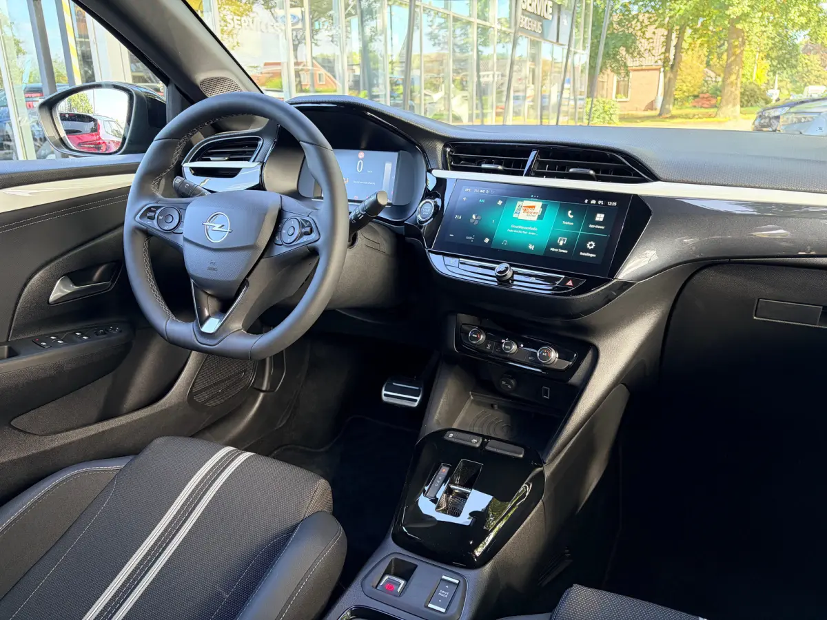 1.2 Turbo Automaat Hybrid GS | 2+6 JAAR GARANTIE| MATRIX LED| DODEHOEK DETECTIE| KEYLESS ENTRY & START| DRAADLOZE TELEFOONLADER| NAVIGATIE + APPLE CARPLAY/ANDROID AUTO| CAMERA + PARKEERSENOS
