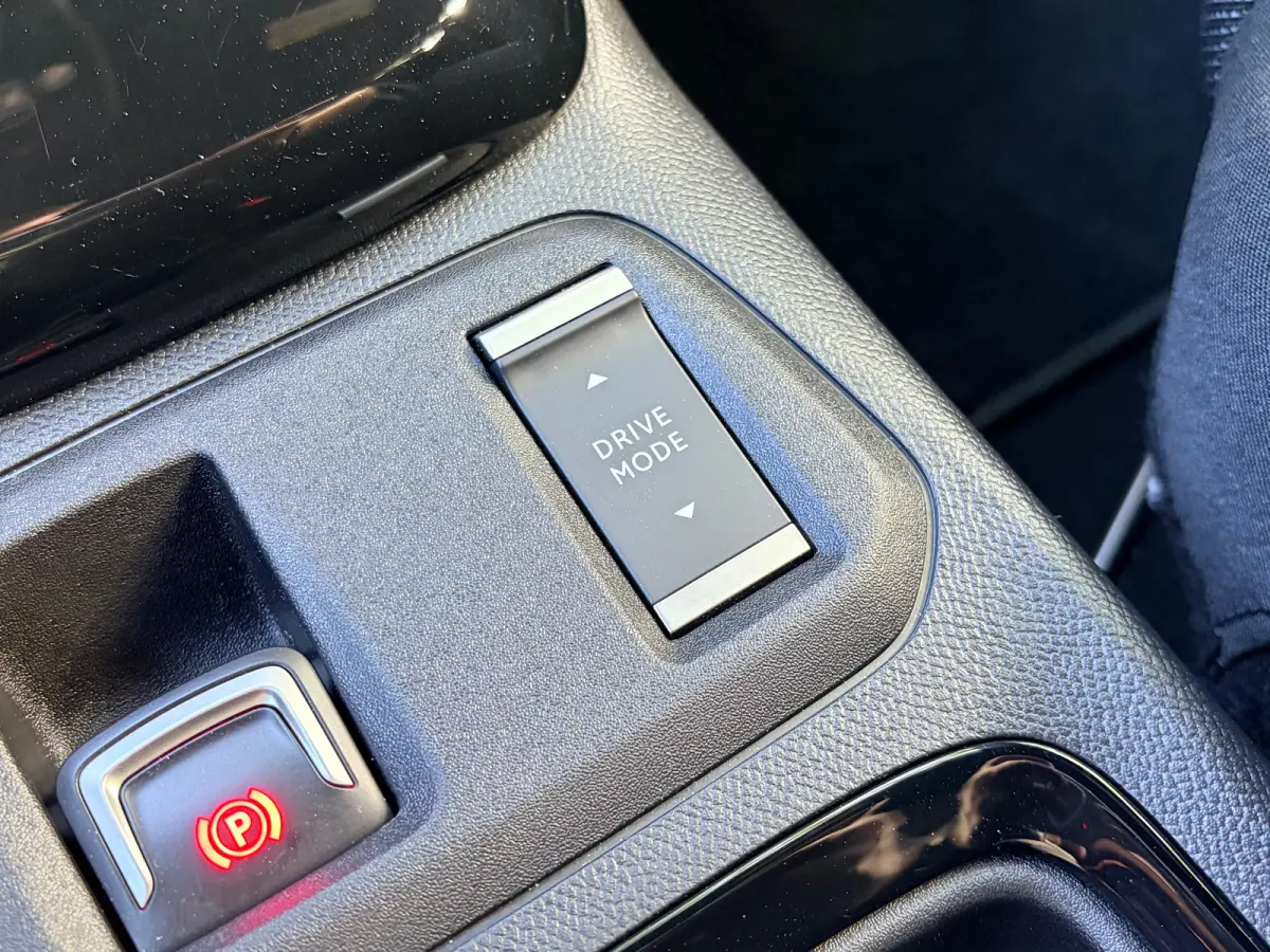 1.2 Turbo Automaat Hybrid GS | 2+6 JAAR GARANTIE| MATRIX LED| DODEHOEK DETECTIE| KEYLESS ENTRY & START| DRAADLOZE TELEFOONLADER| NAVIGATIE + APPLE CARPLAY/ANDROID AUTO| CAMERA + PARKEERSENOS