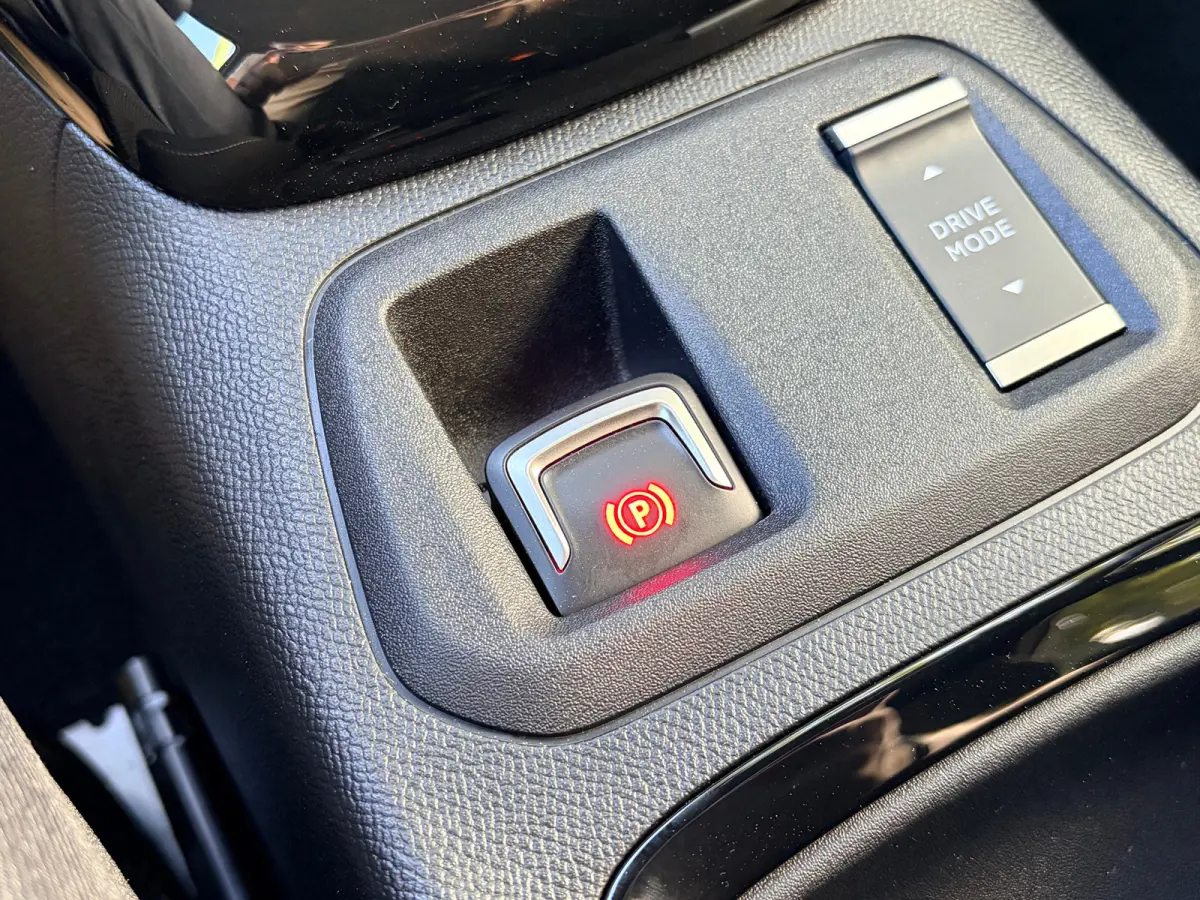 1.2 Turbo Automaat Hybrid GS | 2+6 JAAR GARANTIE| MATRIX LED| DODEHOEK DETECTIE| KEYLESS ENTRY & START| DRAADLOZE TELEFOONLADER| NAVIGATIE + APPLE CARPLAY/ANDROID AUTO| CAMERA + PARKEERSENOS