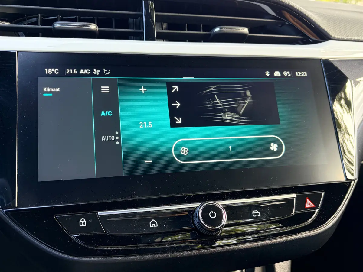 1.2 Turbo Automaat Hybrid GS | 2+6 JAAR GARANTIE| MATRIX LED| DODEHOEK DETECTIE| KEYLESS ENTRY & START| DRAADLOZE TELEFOONLADER| NAVIGATIE + APPLE CARPLAY/ANDROID AUTO| CAMERA + PARKEERSENOS