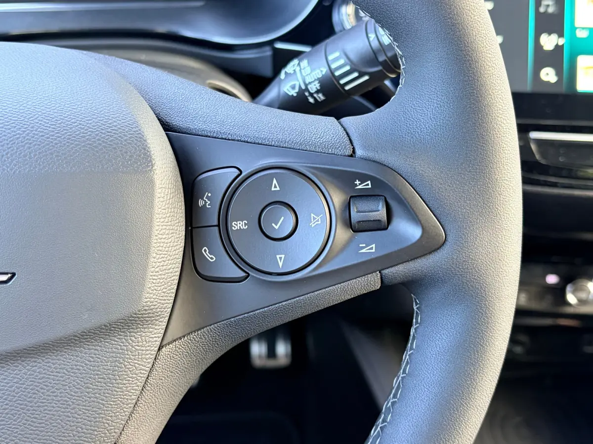 1.2 Turbo Automaat Hybrid GS | 2+6 JAAR GARANTIE| MATRIX LED| DODEHOEK DETECTIE| KEYLESS ENTRY & START| DRAADLOZE TELEFOONLADER| NAVIGATIE + APPLE CARPLAY/ANDROID AUTO| CAMERA + PARKEERSENOS