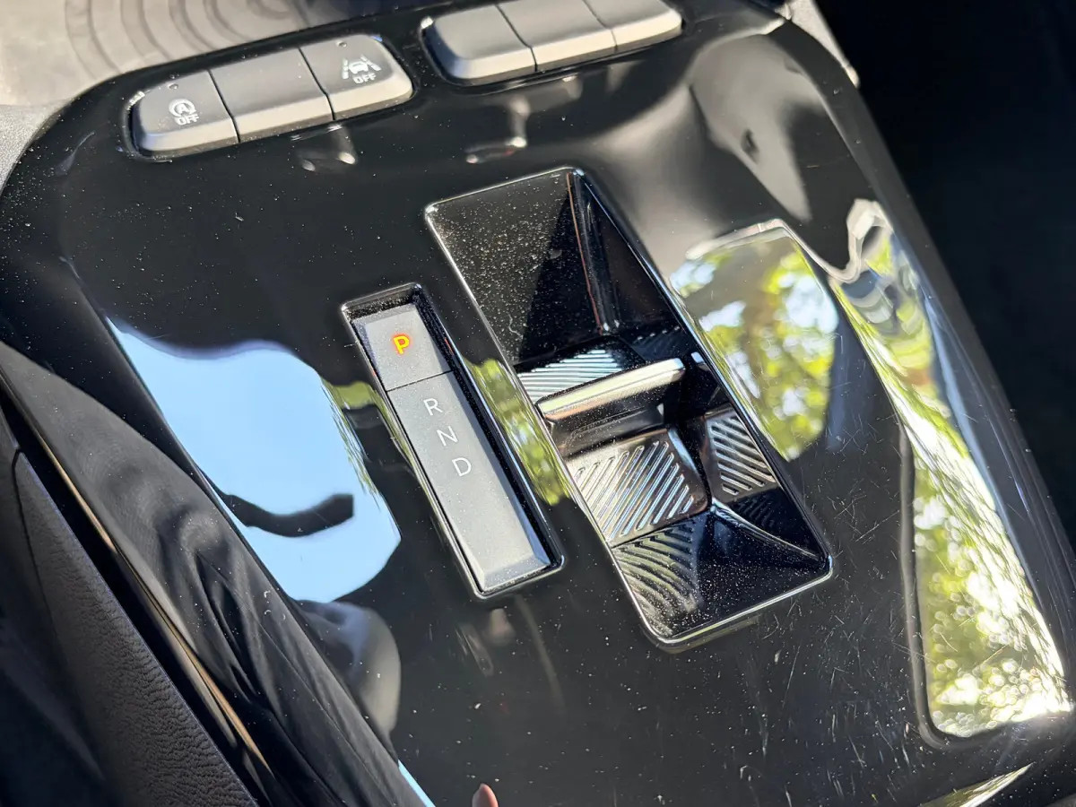 1.2 Turbo Automaat Hybrid GS | 2+6 JAAR GARANTIE| MATRIX LED| DODEHOEK DETECTIE| KEYLESS ENTRY & START| DRAADLOZE TELEFOONLADER| NAVIGATIE + APPLE CARPLAY/ANDROID AUTO| CAMERA + PARKEERSENOS