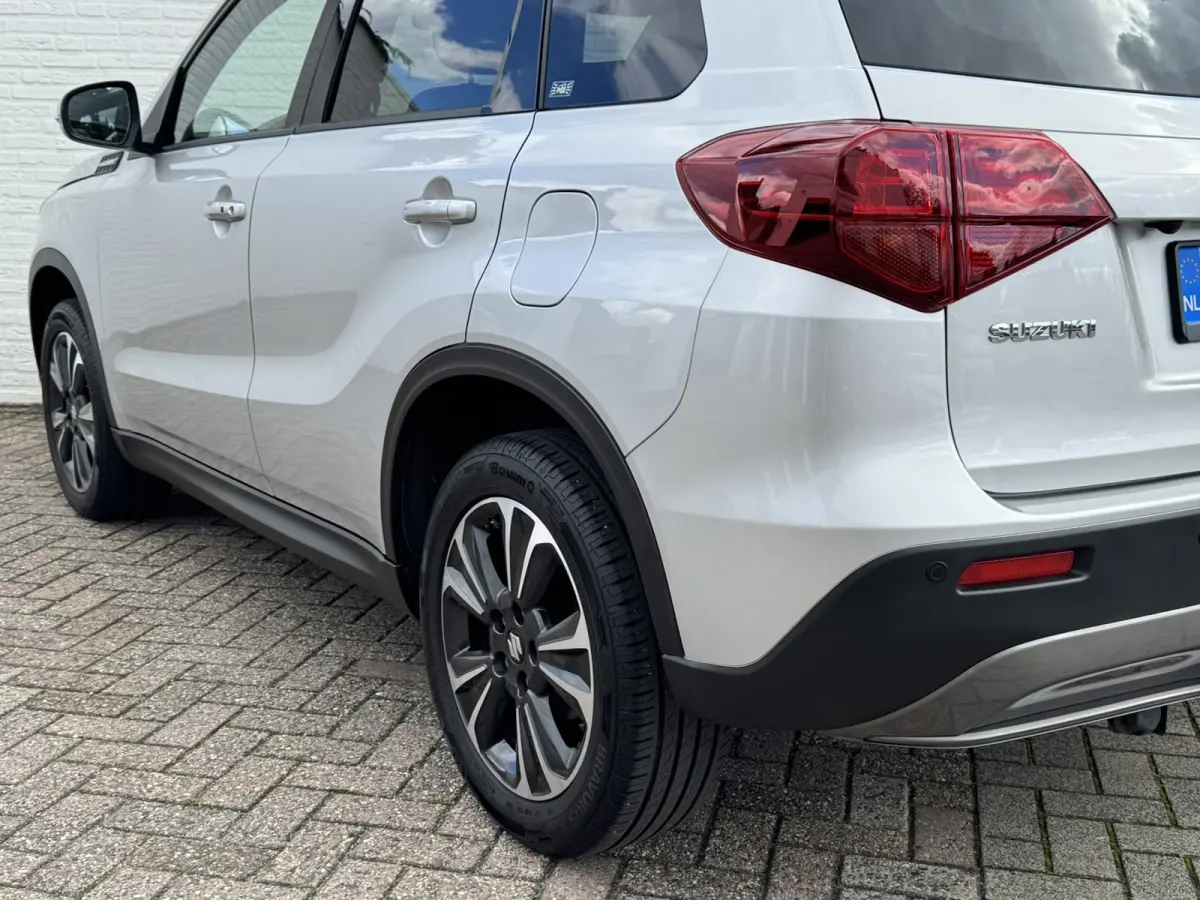 1.4 Boosterjet Style Smart Hybrid Trekhaak Panorama dak Camera+pdc Dealer onderhouden