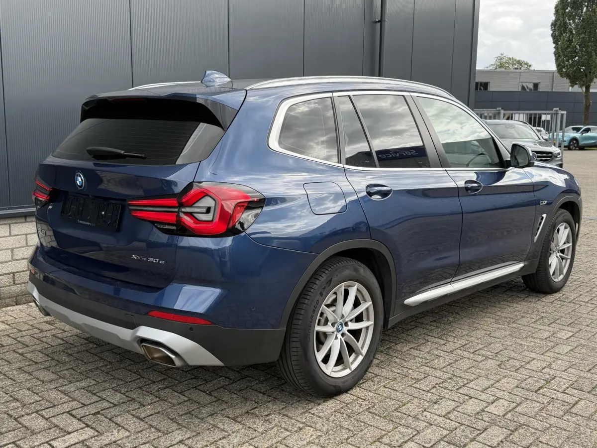 xDrive30e High Executive 18"/Leder + memory/Dodehoek/HiFi/Keyless/360 camera/Stoelverwarming/Apple Carplay & Android Auto