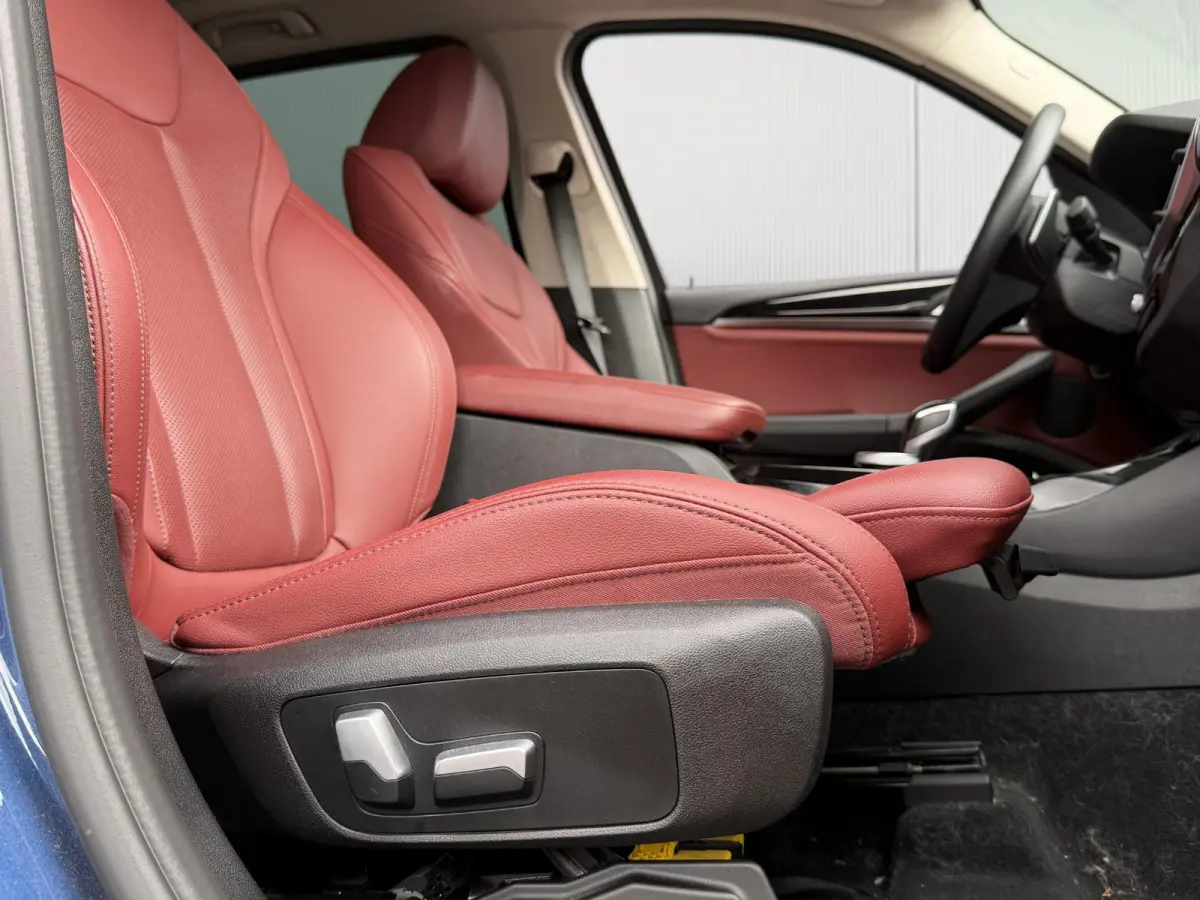 xDrive30e High Executive 18"/Leder + memory/Dodehoek/HiFi/Keyless/360 camera/Stoelverwarming/Apple Carplay & Android Auto