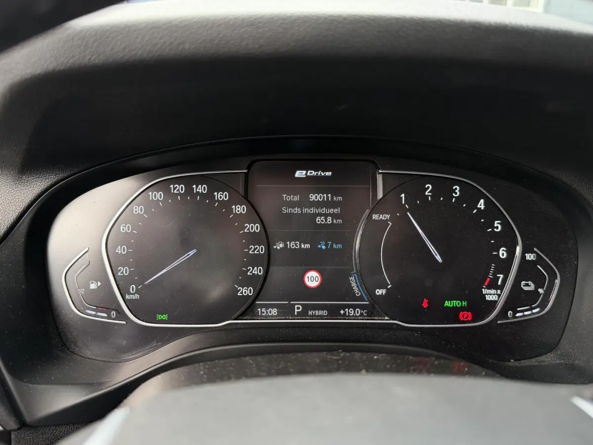 xDrive30e High Executive 18"/Leder + memory/Dodehoek/HiFi/Keyless/360 camera/Stoelverwarming/Apple Carplay & Android Auto