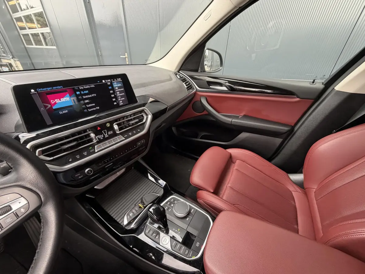 xDrive30e High Executive 18"/Leder + memory/Dodehoek/HiFi/Keyless/360 camera/Stoelverwarming/Apple Carplay & Android Auto