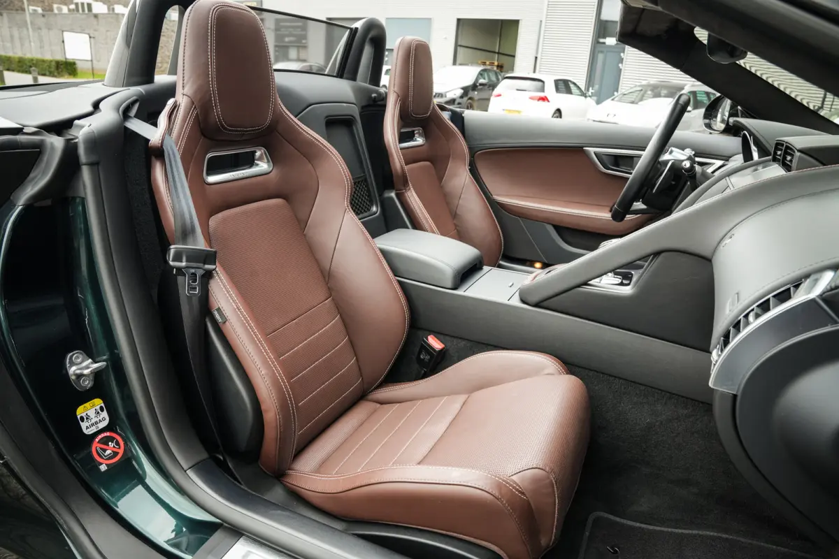 2.0T R-Dynamic | Org. NL! | Full service file | British Racing Green | Stoelventilatie | Navi | Camera |