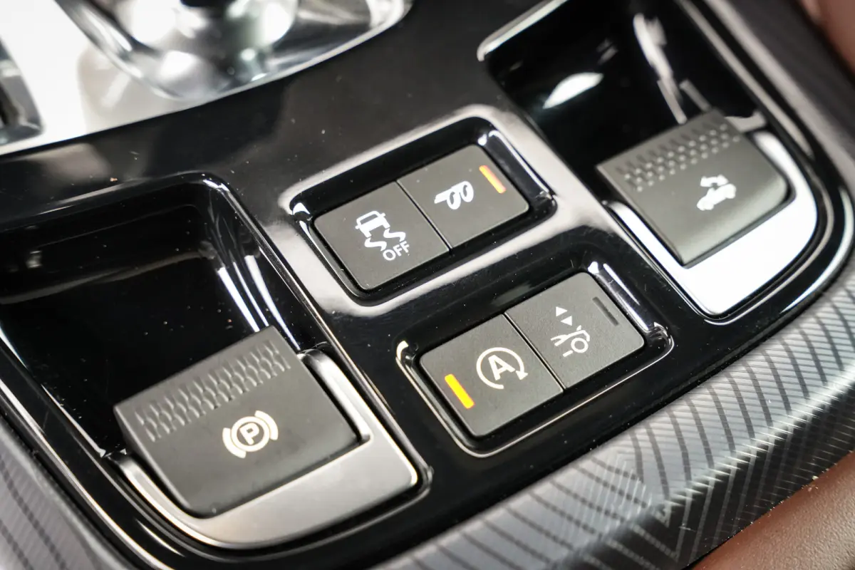 2.0T R-Dynamic | Org. NL! | Full service file | British Racing Green | Stoelventilatie | Navi | Camera |