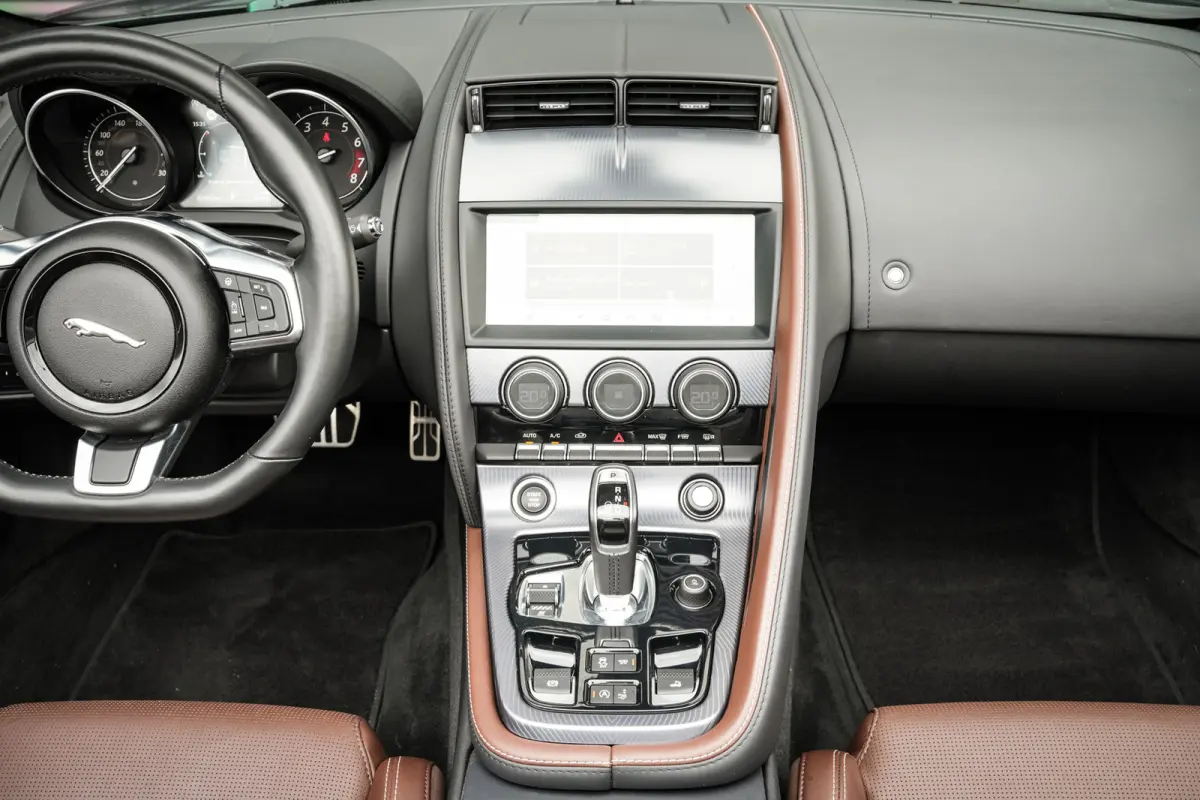 2.0T R-Dynamic | Org. NL! | Full service file | British Racing Green | Stoelventilatie | Navi | Camera |