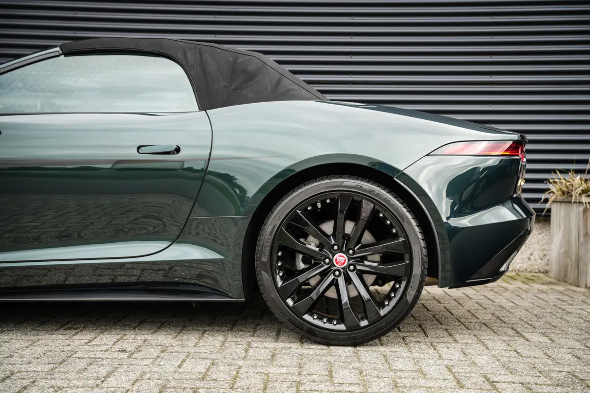 2.0T R-Dynamic | Org. NL! | Full service file | British Racing Green | Stoelventilatie | Navi | Camera |