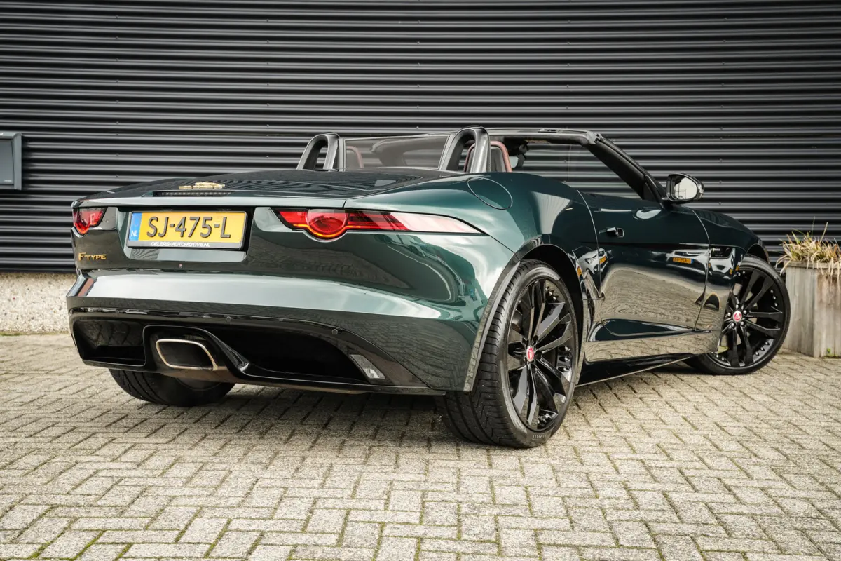 2.0T R-Dynamic | Org. NL! | Full service file | British Racing Green | Stoelventilatie | Navi | Camera |
