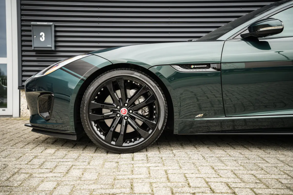 2.0T R-Dynamic | Org. NL! | Full service file | British Racing Green | Stoelventilatie | Navi | Camera |