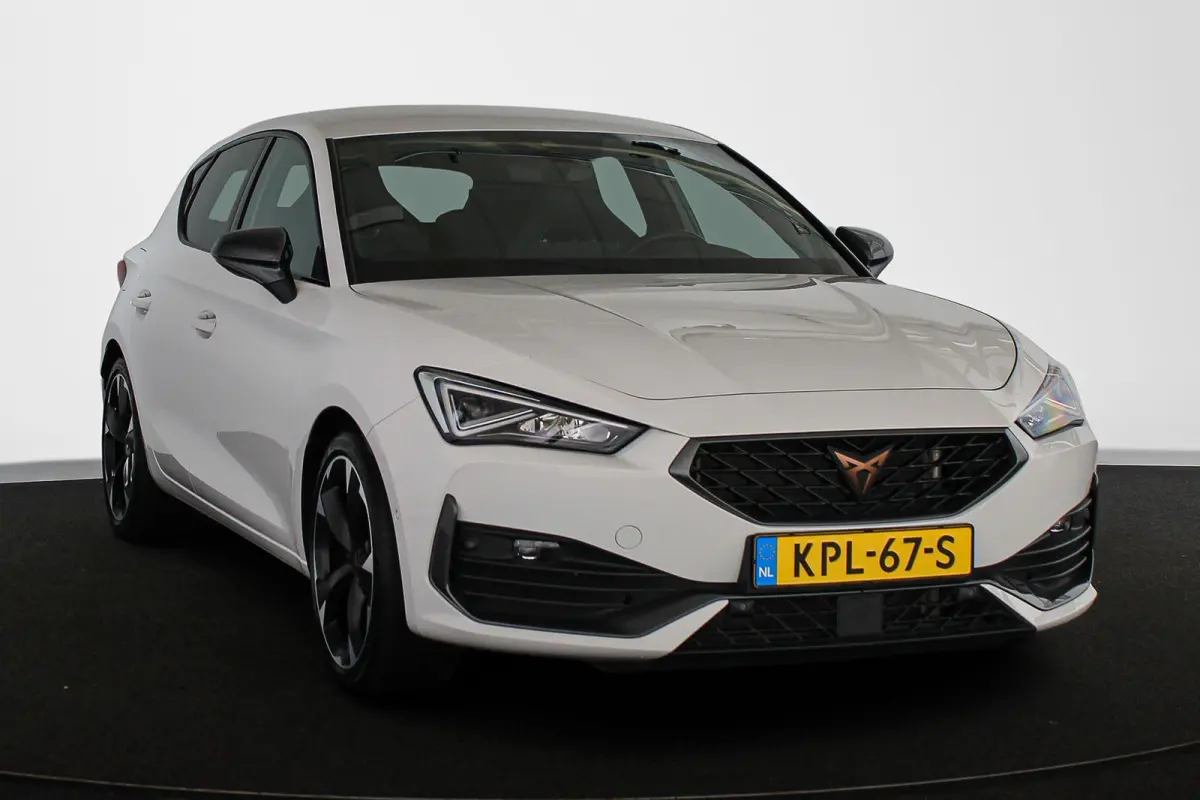 1.4 e-Hybrid Stoel-Stuur-Voorruitverwarming Apple CarPlay Achteruitrijcamera