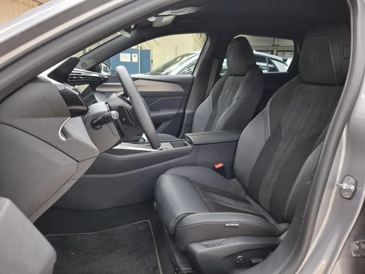 1.6 Plug-in Hybrid 195pk GT | Nieuwe auto | NL auto | Nieuwprijs €47.500,- | 11km | Luxe stoelen | Navigatie | 7,4kw Charger