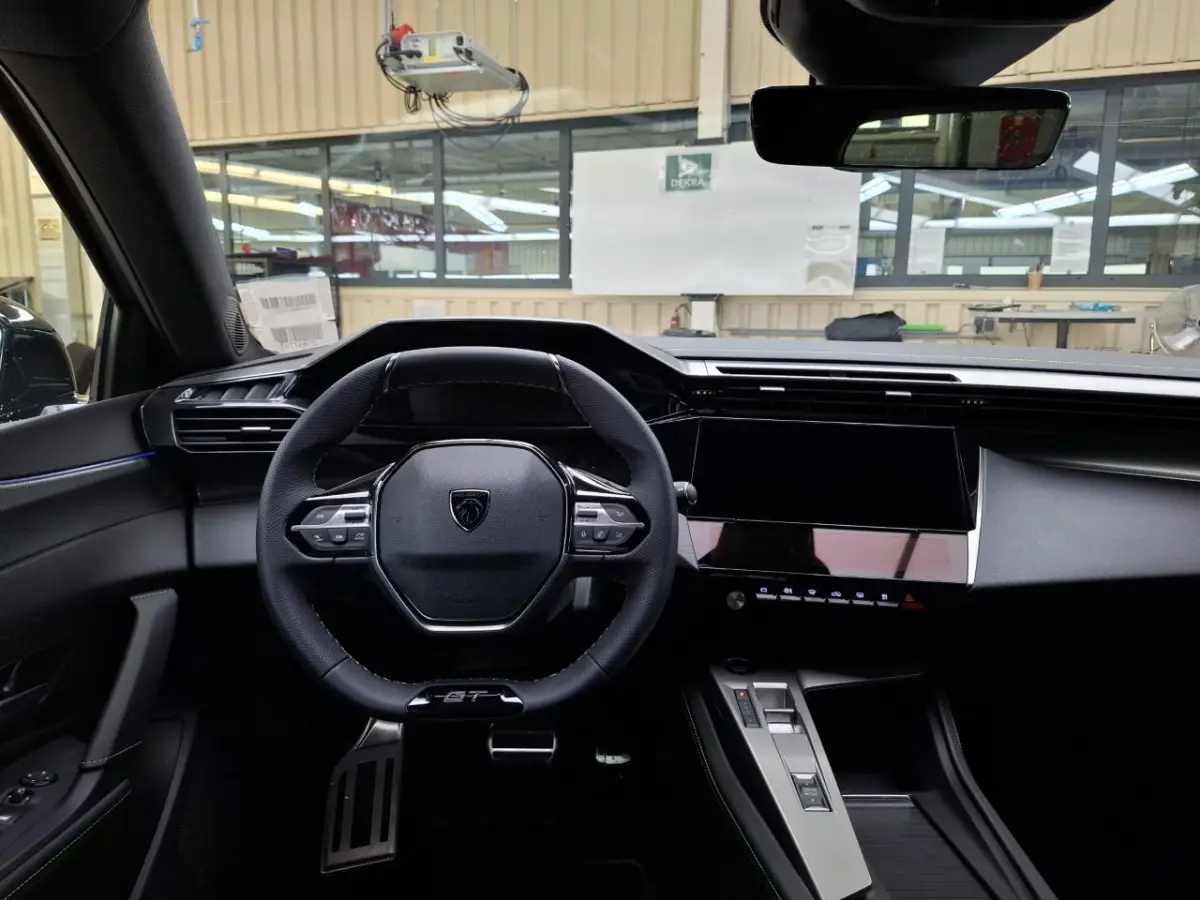 1.6 Plug-in Hybrid 195pk GT | Nieuwe auto | NL auto | Nieuwprijs €47.500,- | 11km | Luxe stoelen | Navigatie | 7,4kw Charger