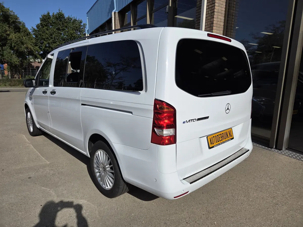 PRO L2 8-Persoons Airco L & R Schuifdeur Command Navigatie Zwart leder
