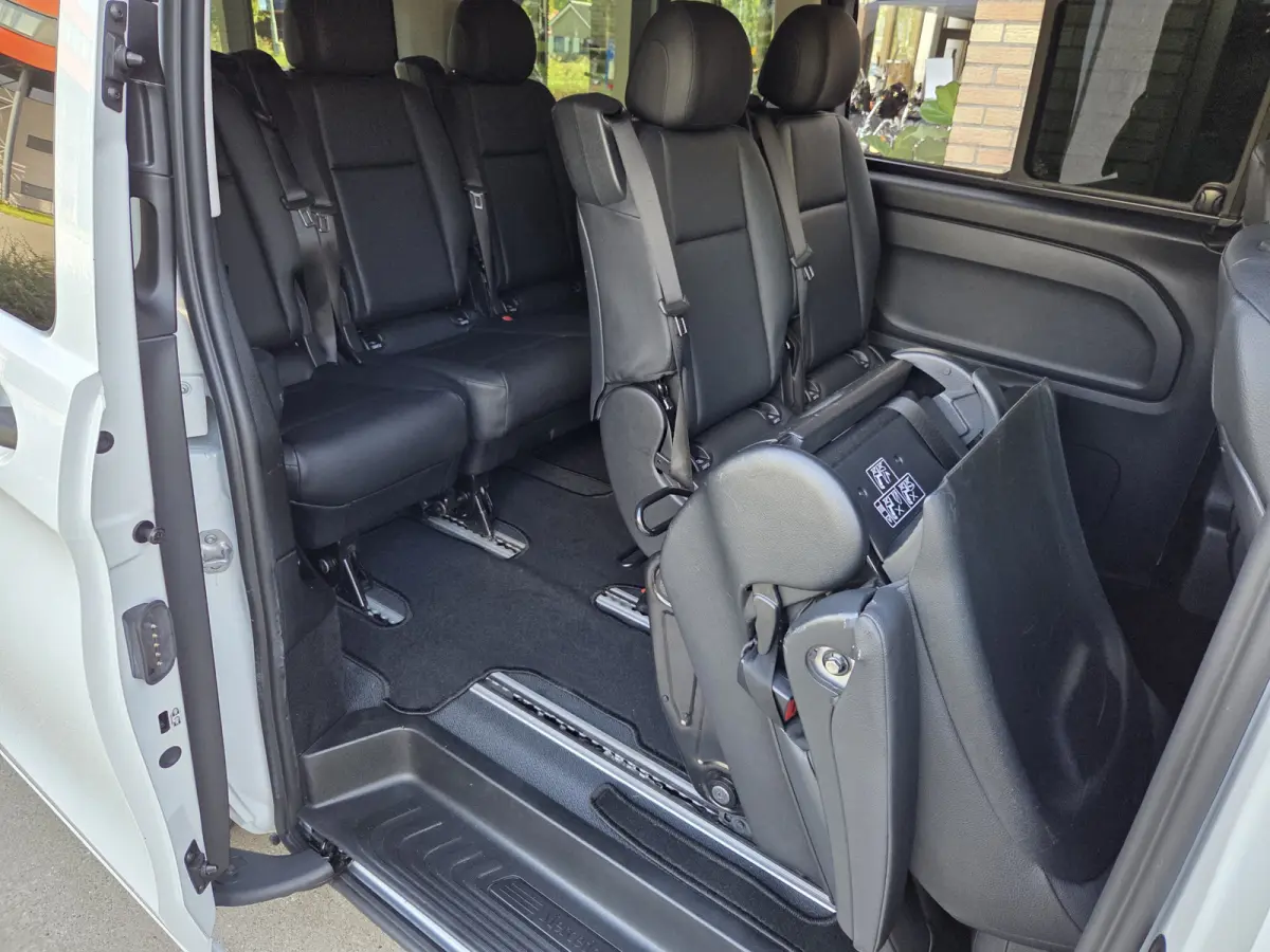 PRO L2 8-Persoons Airco L & R Schuifdeur Command Navigatie Zwart leder