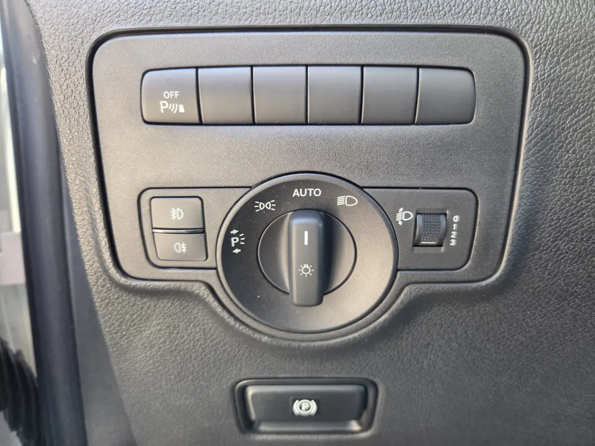 PRO L2 8-Persoons Airco L & R Schuifdeur Command Navigatie Zwart leder