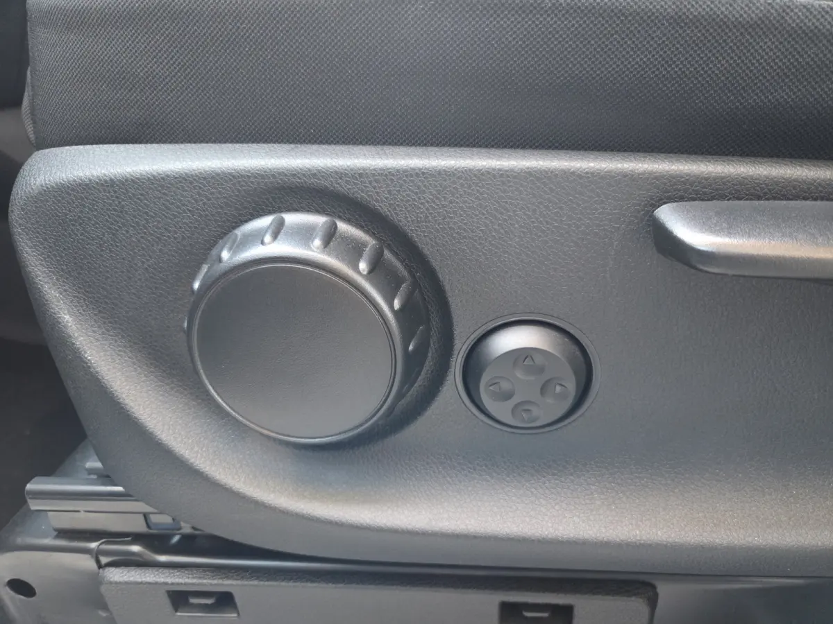 PRO L2 8-Persoons Airco L & R Schuifdeur Command Navigatie Zwart leder