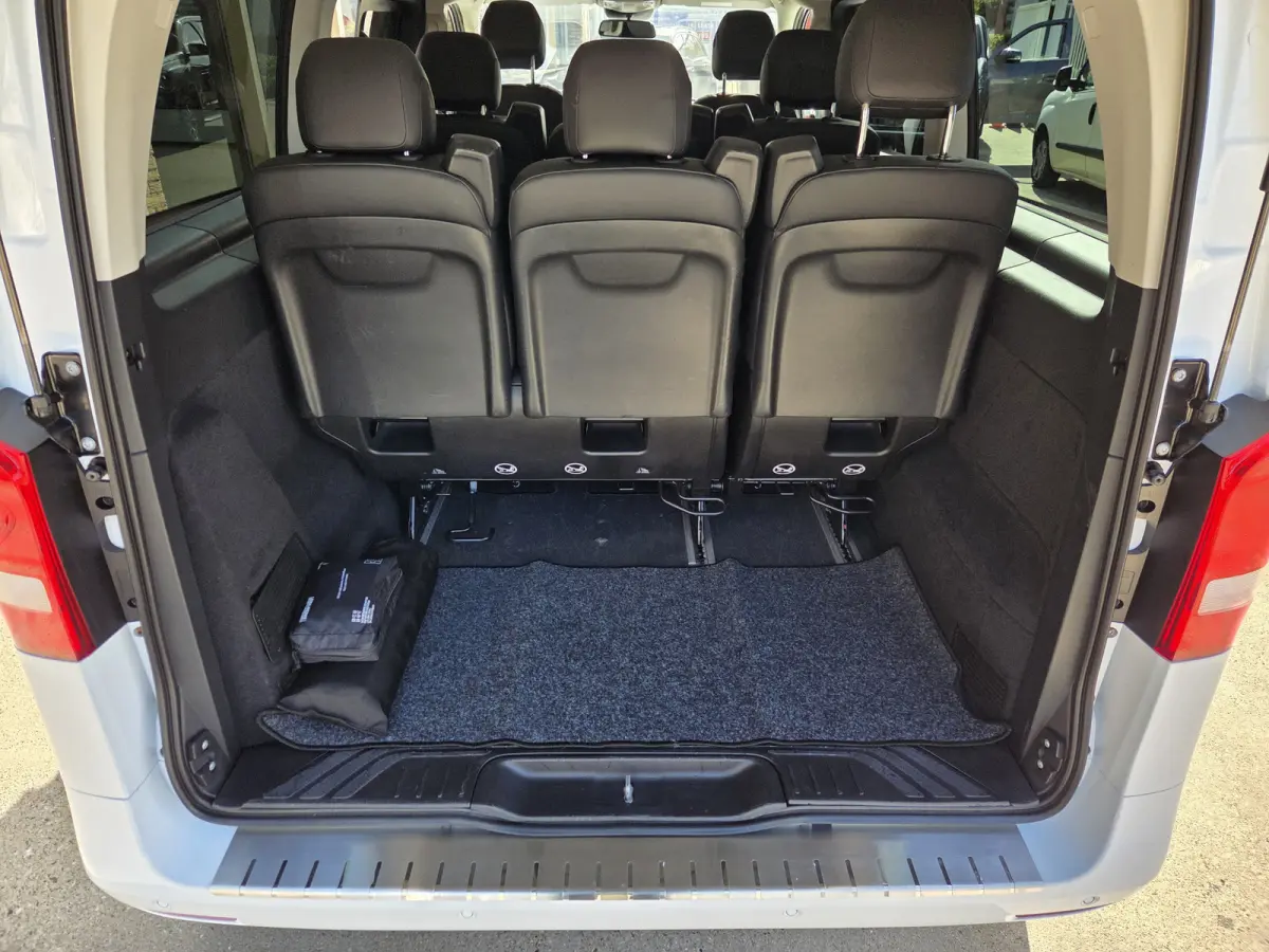 PRO L2 8-Persoons Airco L & R Schuifdeur Command Navigatie Zwart leder