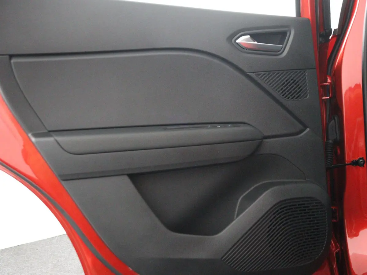 evolution full hybrid E-Tech 160 | pack navigation & comfort |