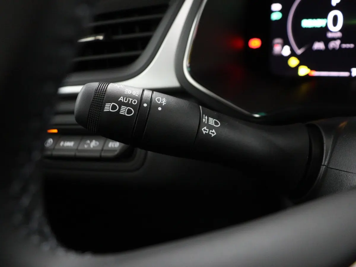 evolution full hybrid E-Tech 160 | pack navigation & comfort |