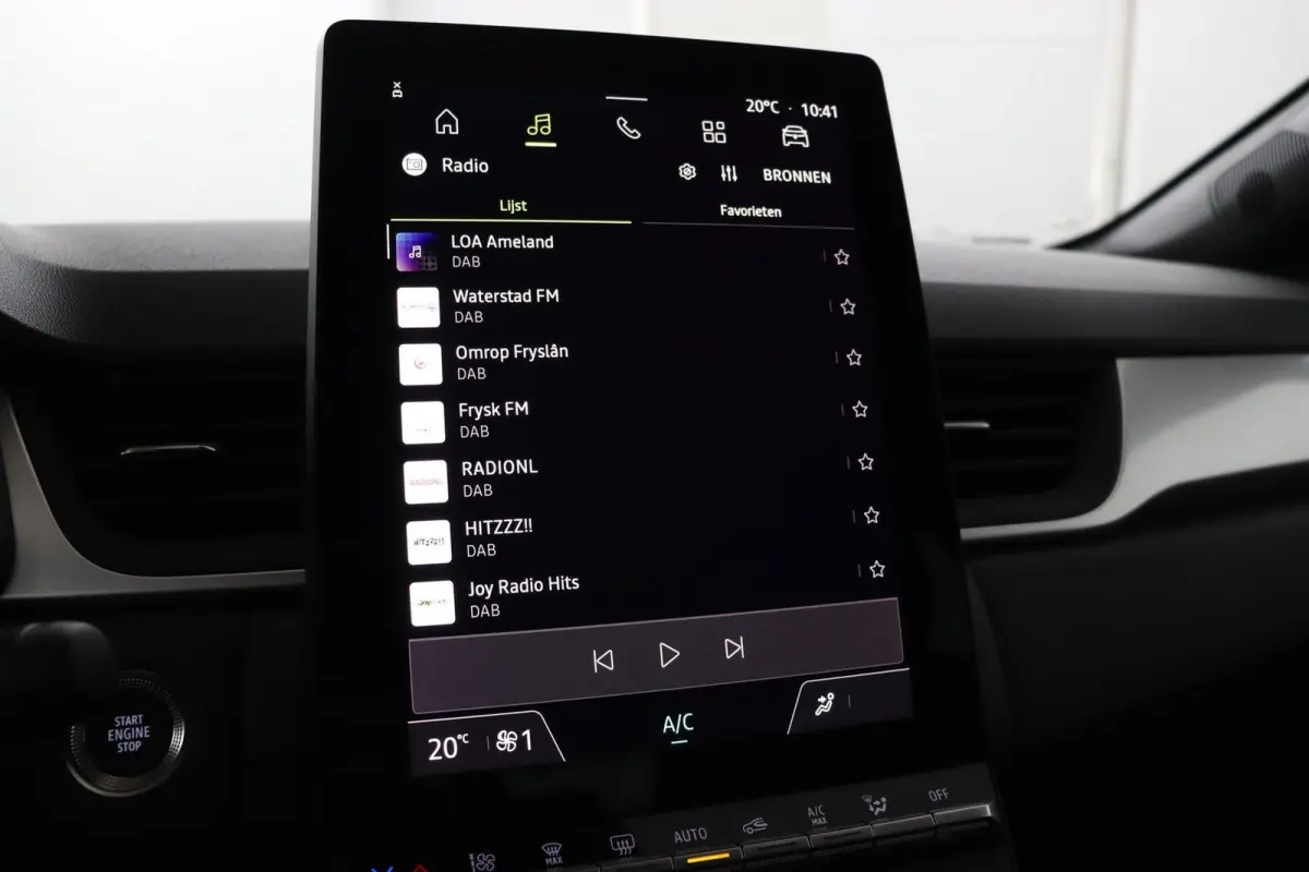 evolution full hybrid E-Tech 160 | pack navigation & comfort |